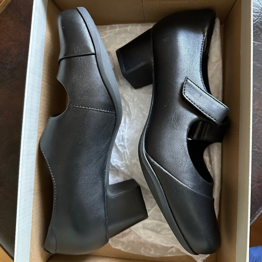 Clark’s Rosalyn Wren black leather block heels